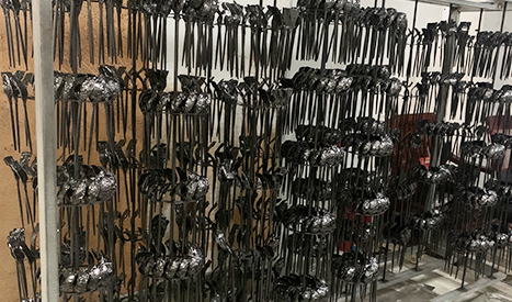 正确使用不锈钢 不可长期放盐醋 伪劣产品损健康